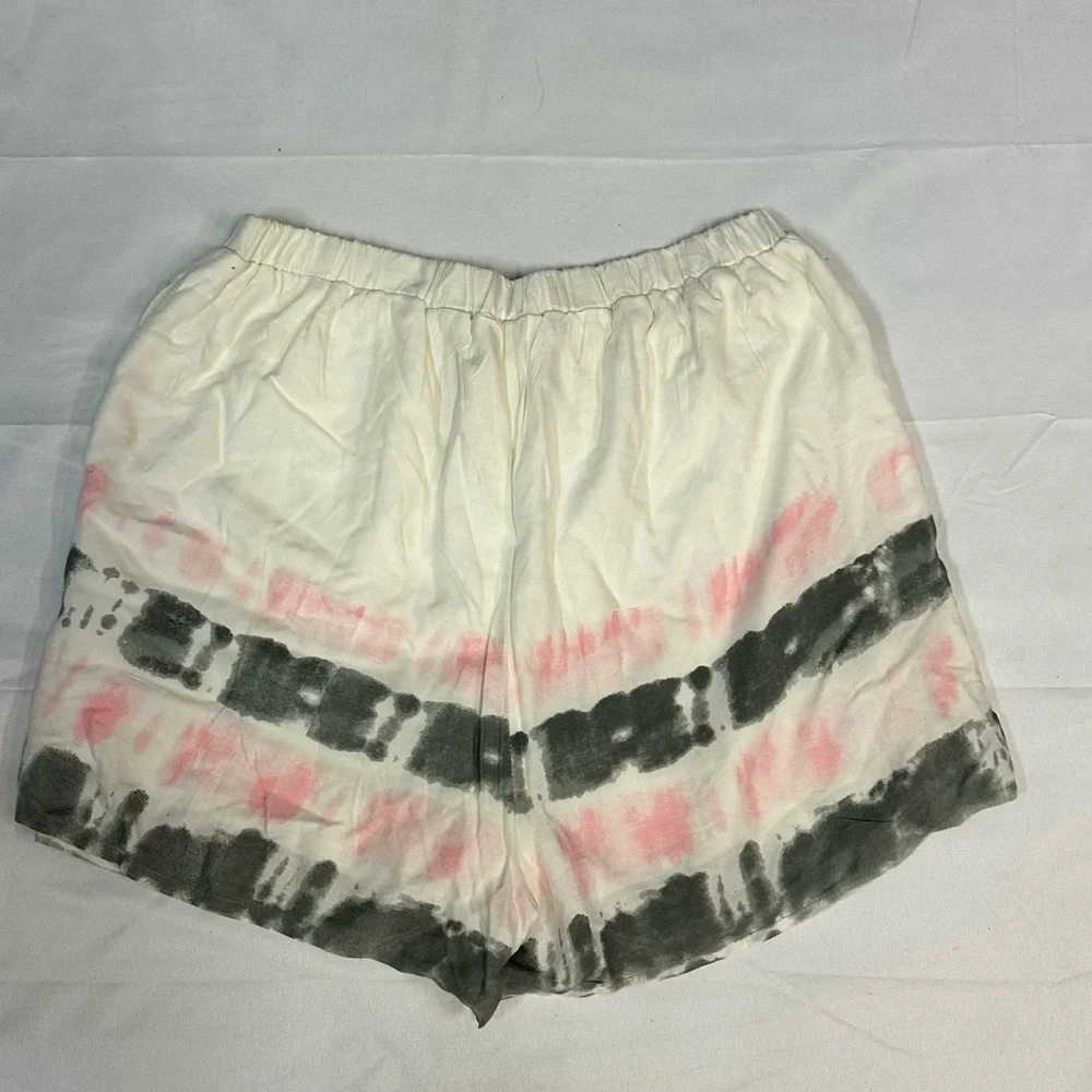 NEW Japna Hand Made With Love Tye Dye Lined Shorts Ladies Size Large NWOT